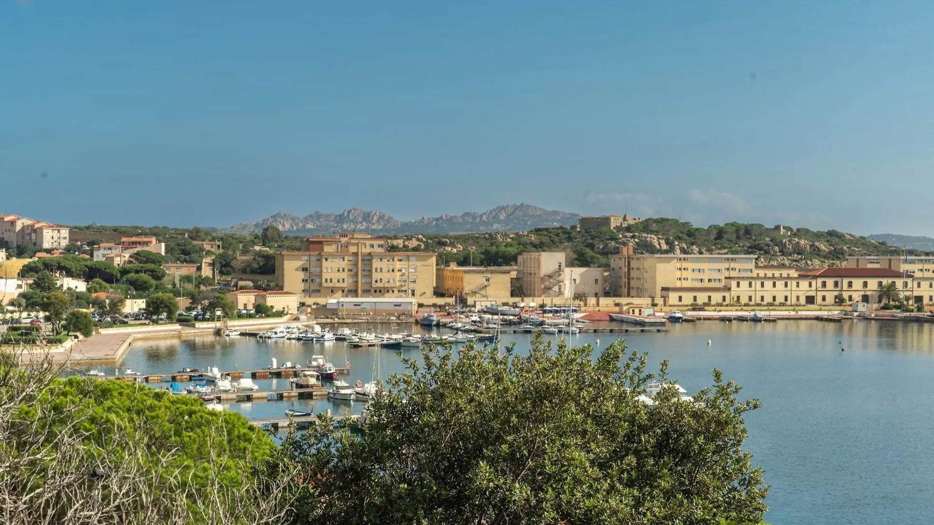 Le Giare 2 Villa La Maddalena  Tatil Evi